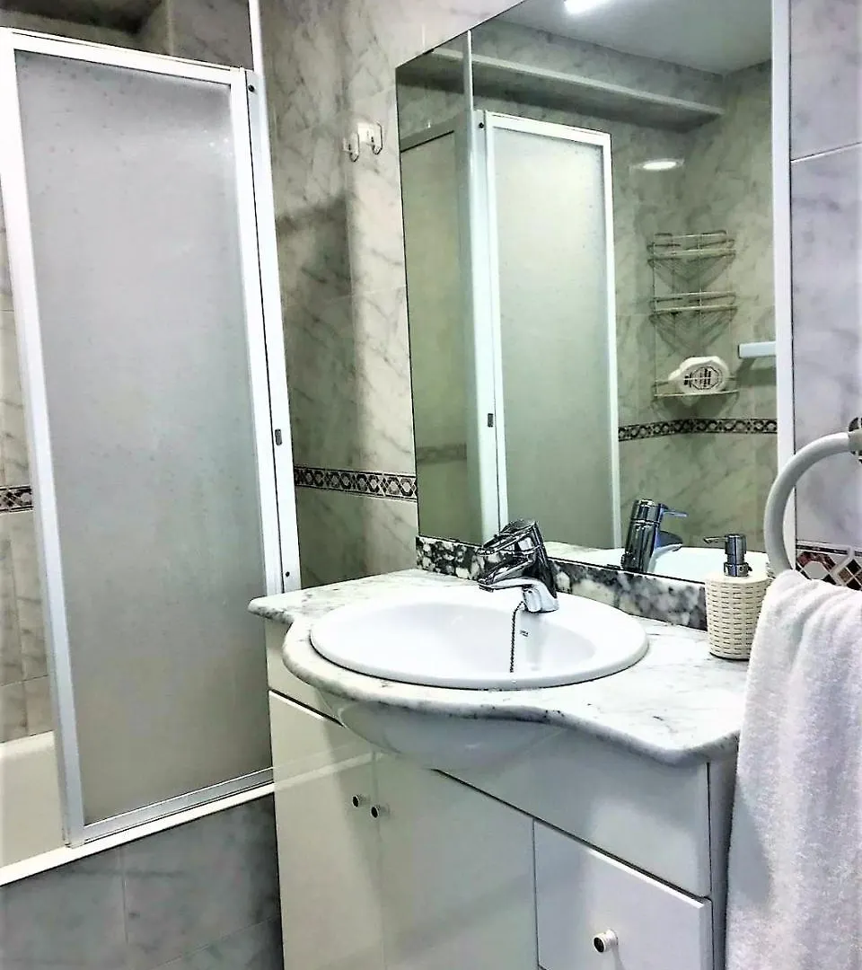 Seaview Apartment Салоу